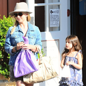 Exclusif - Sarah Michelle Gellar va déjeuner avec sa fille Charlotte à Brentwood, le 18 juin 2015.