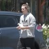 Brooklyn Beckham quitte le salon de coiffure Ken Paves à Los Angeles, le 9 août 2016.