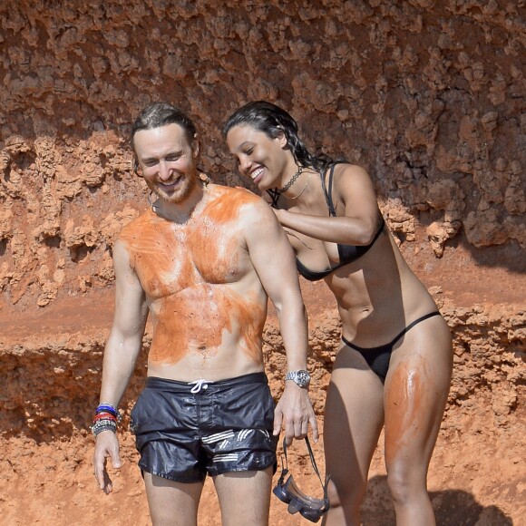 David Guetta et sa compagne Jessica Ledon en vacances à Ibiza. Espagne, le 28 juillet 2016.