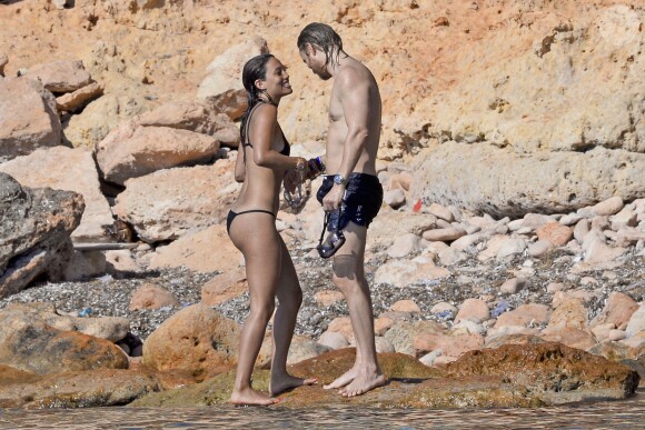 David Guetta et sa compagne Jessica Ledon en vacances à Ibiza. Espagne, le 28 juillet 2016.