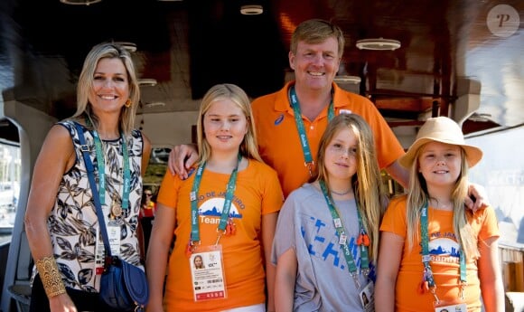 La reine Maxima des Pays-Bas, le roi Willem Alexander et leurs filles les princesses Amalia, Alexia et Ariana sur le yacht Tamarind lors des Jeux Olympiques (JO) de Rio 2016 à Rio de Janeiro le 14 août 2016. 14/08/2016 - Rio de Janeiro