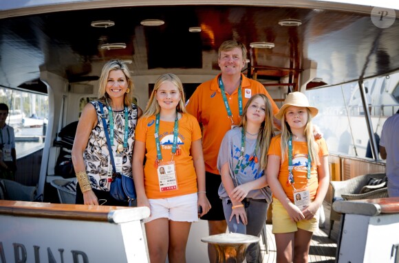 La reine Maxima des Pays-Bas, le roi Willem Alexander et leurs filles les princesses Amalia, Alexia et Ariana sur le yacht Tamarind lors des Jeux Olympiques (JO) de Rio 2016 à Rio de Janeiro le 14 août 2016. 14/08/2016 - Rio de Janeiro