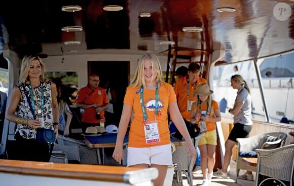 La reine Maxima des Pays-Bas et sa fille la princesse Amalia sur le yacht Tamarind lors des Jeux Olympiques (JO) de Rio 2016 à Rio de Janeiro le 14 août 2016. 14/08/2016 - Rio de Janeiro