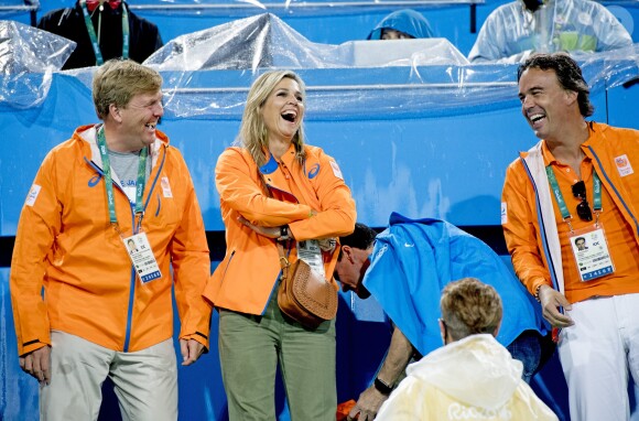 Le roi Willem-Alexander et la reine Maxima - La famille royale des Pays-Bas lors des 1/4 de finale femmes de hockey sur gazon durant les Jeux Olympiques (JO) 2016 de Rio de Janeiro. Le 15 août 2016 15/08/2016 - Rio de Janeiro