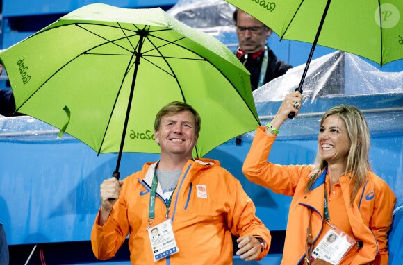 Le roi Willem-Alexander et la reine Maxima - La famille royale des Pays-Bas lors des 1/4 de finale femmes de hockey sur gazon durant les Jeux Olympiques (JO) 2016 de Rio de Janeiro. Le 15 août 2016 15/08/2016 - Rio de Janeiro