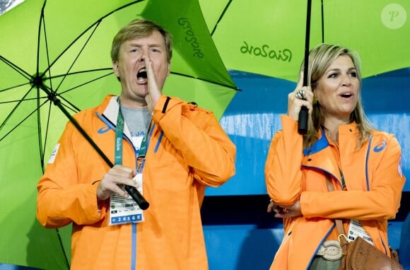 Le roi Willem-Alexander et la reine Maxima - La famille royale des Pays-Bas lors des 1/4 de finale femmes de hockey sur gazon durant les Jeux Olympiques (JO) 2016 de Rio de Janeiro. Le 15 août 2016 15/08/2016 - Rio de Janeiro