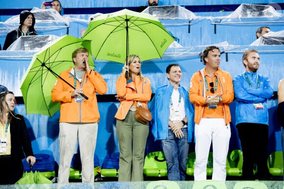 Le roi Willem-Alexander et la reine Maxima - La famille royale des Pays-Bas lors des 1/4 de finale femmes de hockey sur gazon durant les Jeux Olympiques (JO) 2016 de Rio de Janeiro. Le 15 août 2016 15/08/2016 - Rio de Janeiro