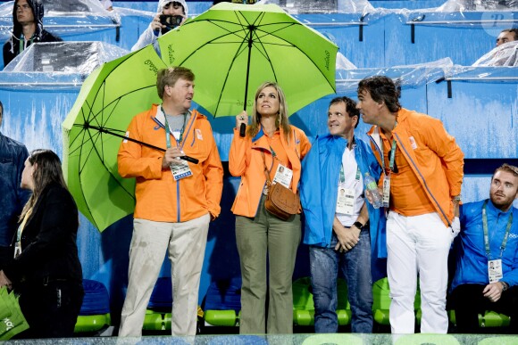 Le roi Willem-Alexander et la reine Maxima - La famille royale des Pays-Bas lors des 1/4 de finale femmes de hockey sur gazon durant les Jeux Olympiques (JO) 2016 de Rio de Janeiro. Le 15 août 2016 15/08/2016 - Rio de Janeiro