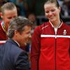 Le prince Frederik de Danemark remet la médaille d'argent à Kamilla Rytter Juhl et Christinna Pedersen lors de la finale doubles femmes de badminton, Danemark vs Japon, aux Jeux Olympiques (JO) 2016 de Rio. Le 18 août 2016 18/08/2016 - 