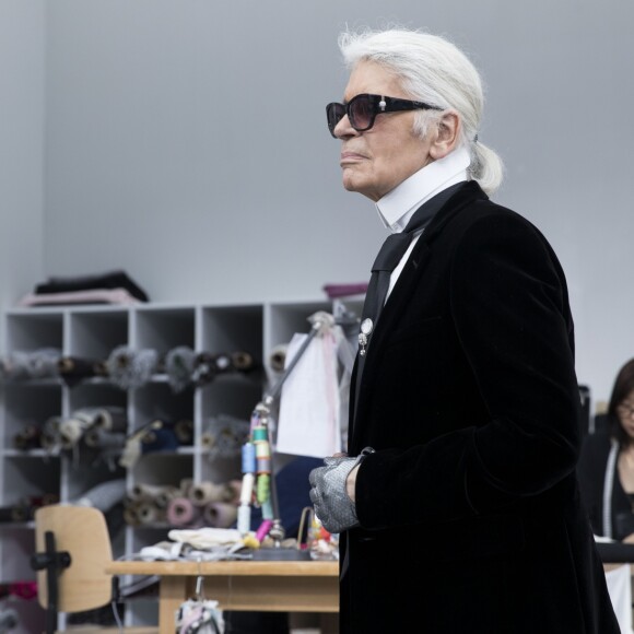 Le designer Karl Lagerfeld lors du final du 2ème défilé de mode Haute-Couture automne-hiver 2016/2017 "Chanel" à Paris le 5 Juillet 2016. © Olivier Borde / Bestimage