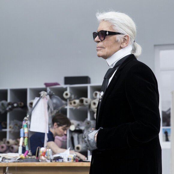 Le designer Karl Lagerfeld lors du final du 2ème défilé de mode Haute-Couture automne-hiver 2016/2017 "Chanel" à Paris le 5 Juillet 2016. © Olivier Borde / Bestimage