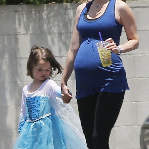 Megan Fox avec son fils Noah à Studio City, le 1er juillet 2016