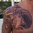 Le nouveau tatouage de M. Pokora, réalisé par Romain Kew et Klain, août 2016.