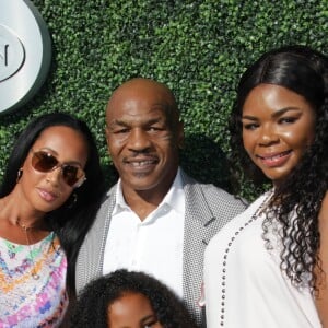 Mike Tyson, sa fille Gena, sa femme Lakiha Spiker et leur fille Milan lors de la cérémonie d'ouverture de l'US Open 2016 au USTA Billie Jean King National Tennis Center à Flushing Meadow, New York City, New York, Etats-Unis, le 29 août 2016. © John Barrett/Globe Photos/ZUMA Wire/Bestimage29/08/2016 - New York