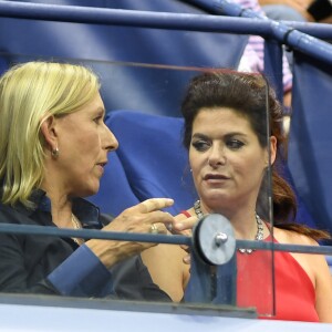 Martina Navratilova et Debra Messing lors de la cérémonie d'ouverture de l'US Open 2016 au USTA Billie Jean King National Tennis Center à Flushing Meadow, New York City, New York, Etats-Unis, le 29 août 2016.