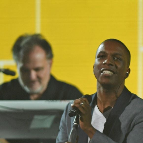 Phil Collins et Leslie Odom Jr lors de la cérémonie d'ouverture de l'US Open 2016 au USTA Billie Jean King National Tennis Center à Flushing Meadow, New York City, New York, Etats-Unis, le 29 août 2016.