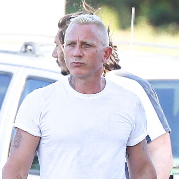 Exclusif - Daniel Craig, blond platine et habillé en prisonnier, sur le tournage du film "Logan Lucky" à Atlanta, le 29 août 2016