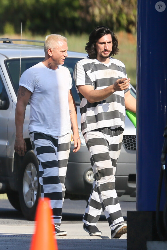 Exclusif - Daniel Craig, blond platine et habillé en prisonnier, sur le tournage du film "Logan Lucky" à Atlanta, le 29 août 2016