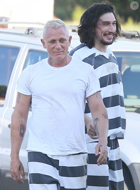 Exclusif - Daniel Craig, blond platine et habillé en prisonnier, sur le tournage du film "Logan Lucky" à Atlanta, le 29 août 2016