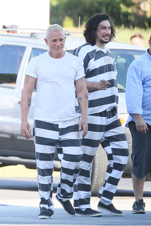 Exclusif - Daniel Craig, blond platine et habillé en prisonnier, sur le tournage du film "Logan Lucky" à Atlanta, le 29 août 2016