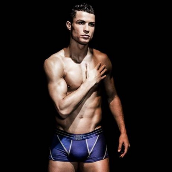 Cristiano Ronaldo, campagne pour sa marque CR7 Underwear, photo Instagram, été 2016.