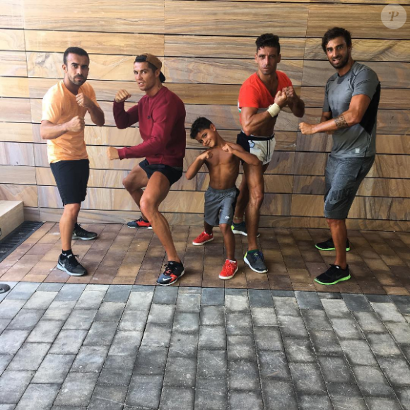 Cristiano Ronaldo s'entraîne avec ses boys, dont son fils Cristiano Jr., photo Instagram, fin août 2016.