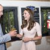 Le prince William et Kate Middleton ont trinqué (enfin, surtout monsieur !) aux 30 ans de la cidrerie Healey's Cornish Cider Farm à Penhallow le 1er septembre 2016 lors de leur visite en Cornouailles.
