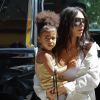 Kim Kardashian se promène avec sa fille North West à New York le 2 septembre 2016.