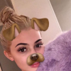 Kylie Jenner s'est teint les cheveux en blond platine. Elle a partagé plusieurs photos de son passage chez le coiffeur sur sa page Instagram. Septembre 2016