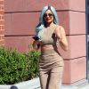 Kylie Jenner, les cheveux bleu turquoise, se promène dans les rues de Beverly Hills, le 10 juillet 2015