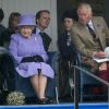 La reine Elizabeth II et le prince Charles lors des Jeux des Highlands de Braemar, en Ecosse, le 3 septembre 2016.