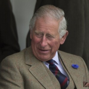 La reine Elizabeth II et le prince Charles lors des Jeux des Highlands de Braemar, en Ecosse, le 3 septembre 2016.