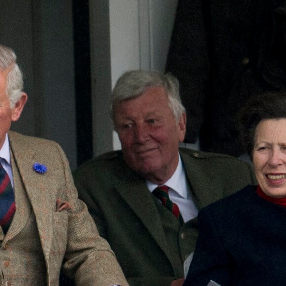 Le prince Charles et la princesse Anne lors des Jeux des Highlands de Braemar, en Ecosse, le 3 septembre 2016.