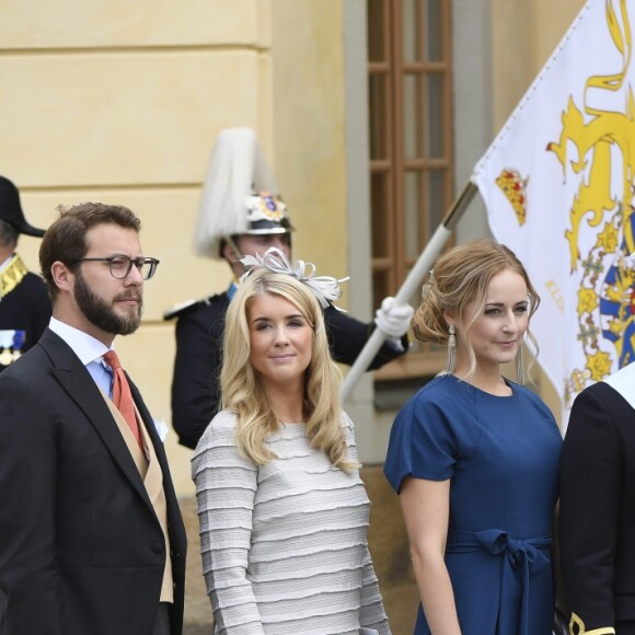 Victor Magnuson, Cajsa Larsson, Lina Frejd, le prince Carl Philip, la princesse Sofia, Jan-Ake Hansson, la princesse Victoria de Suède et son fils le prince Oscar au baptême du prince Alexander de Suède au palais Drottningholm à Stockholm le 9 septembre 2016