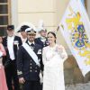 Le prince Carl Philip et la princesse Sofia le 9 septembre 2016 devant la chapelle royale du palais Drottningholm à Stockholm lors du baptême du prince Alexander.