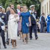 Le prince Carl Philip, la princesse Sofia et le prince Alexander de Suède suivis par les parrains et marraines au baptême du prince Alexander de Suède au palais Drottningholm à Stockholm le 9 septembre 2016.