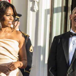 Le président américain Barak Obama et sa femme Michelle Obama attendent leurs invités - Dîner à la Maison Blanche lors du sommet des chefs d'Etat de cinq pays nordiques à Washington le 14 mai 2016.