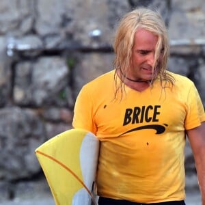 Jean Dujardin sur la plage des bains militaires à Nice pour la première journée de tournage du film "Brice 3 "…Parce que le 2 je l'ai cassé!" sous la direction du réalisateur James Hunt, le 14 septembre 2015.