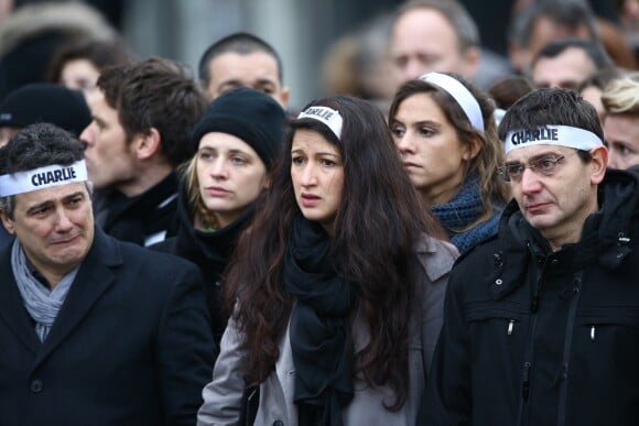 Patrick Pelloux et Zineb El Rhazoui, Eric Portheault - Les dirigeants politiques mondiaux, les membres de l'équipe de Charlie Hebdo et les famillies des victimes défilent à la marche républicaine pour Charlie Hebdo à Paris, suite aux attentats terroristes survenus à Paris. Le 11 janvier 2015
