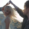 "Le Lac", clip de Julien Doré avec Pamela Anderson, août 2016.