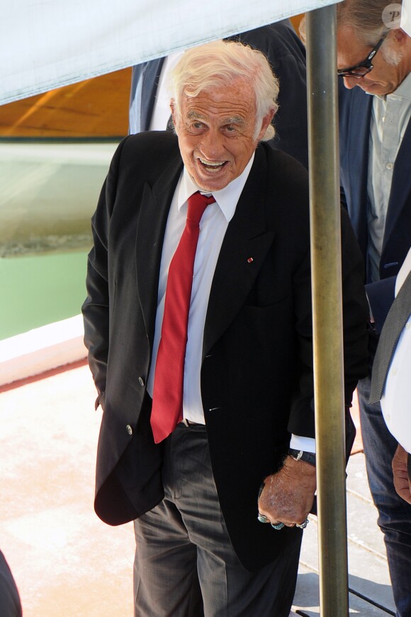 Jean-Paul Belmondo à son arrivée à l'hôtel Excelsior lors du 73e Festival du Film de Venise, la Mostra. Le 8 septembre 2016