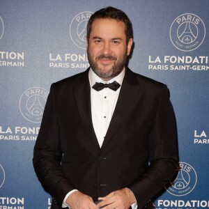 Exclusif - Bruce Toussaint - Le 3ème dîner de gala annuel de la Fondation Paris Saint-Germain (PSG) organisé place Vendôme à Paris, le 15 mars 2016. Les invités présents dans la salle et les personnes préalablement inscrites ont pu prendre part à une vente aux enchères exceptionnelle animée par Artcurial. A l'issue du Gala, 365 000 euros ont ainsi pu être levés pour financer les nombreux programmes de la Fondation Paris Saint-Germain dédiés aux enfants. © Rachid Bellak/Bestimage