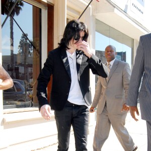 Michael Jackson fait les boutiques sur Melrose Avenue, le 23 octobre 2008