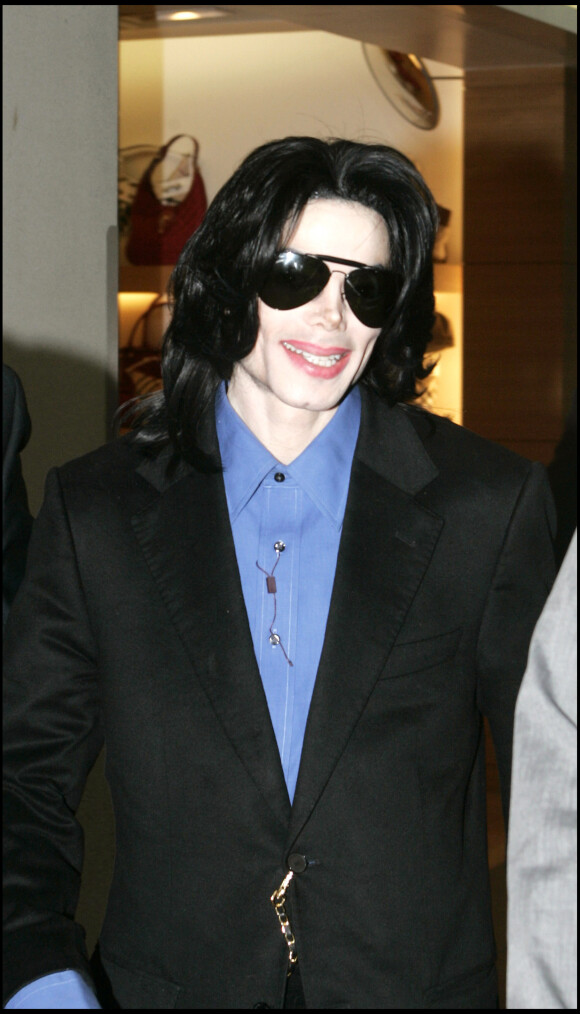 Michael Jackson à l'aéroport de Londres Heathrow, le 21 mars 2007