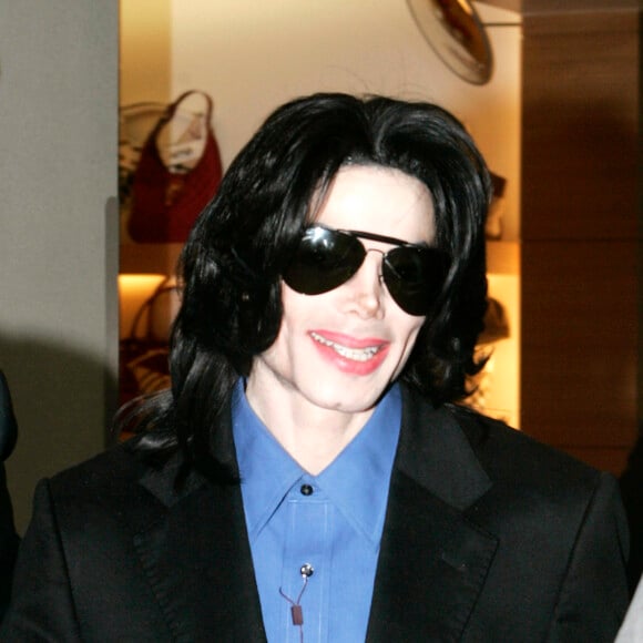 Michael Jackson à l'aéroport de Londres Heathrow, le 21 mars 2007