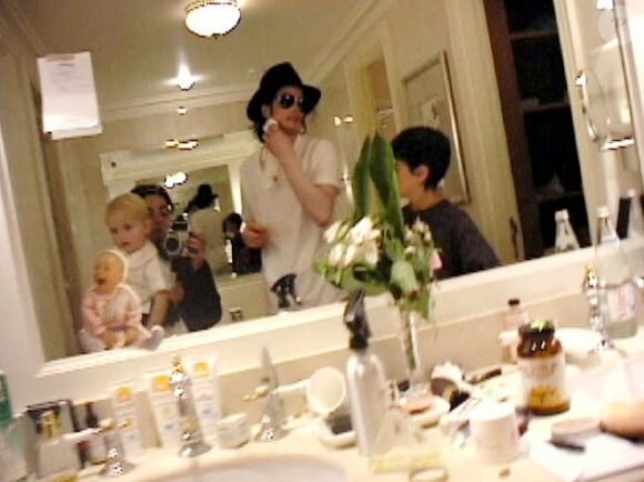 Michael Jackson et son fils Prince à Disney, en juillet 2000