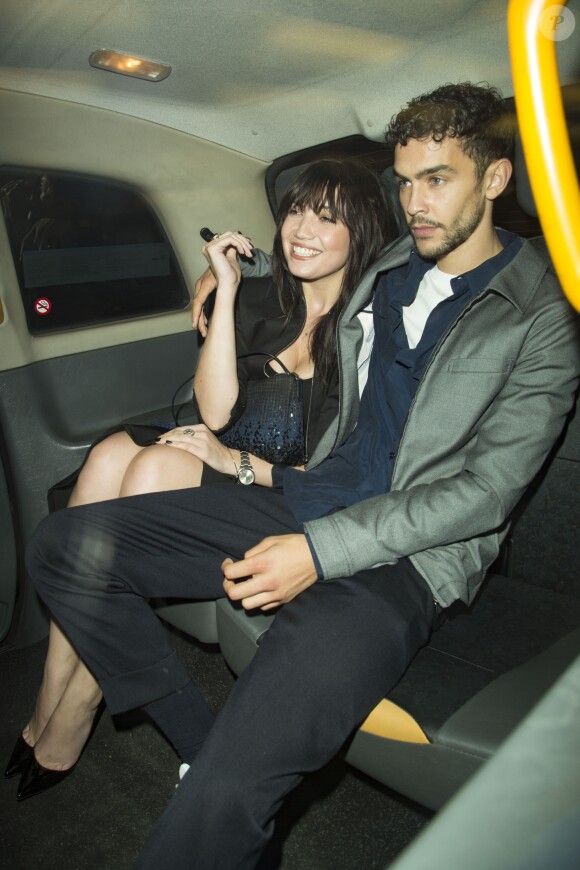 Daisy Lowe à la sortie du club Loulou à Londres après l'anniversaire de Dave Gardner le 16 septembre 2016.