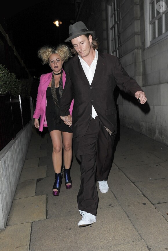 Jaime Winstone, James Suckling à la sortie du club Loulou à Londres après l'anniversaire de Dave Gardner le 16 septembre 2016.