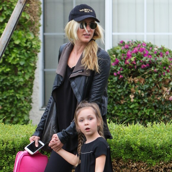 Exclusif - Kimberly Stewart emmène sa fille Delilah del Toro à son cours de danse à Los Angeles, le 19 septembre 2016