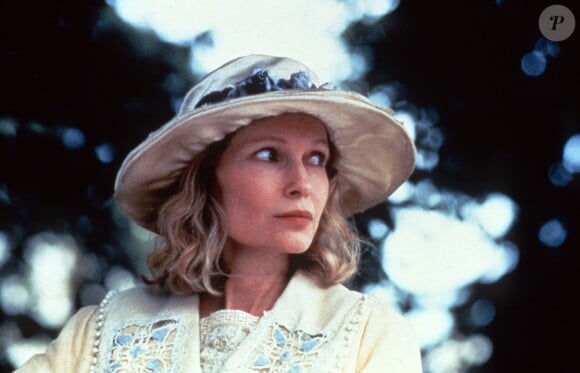 Mia Farrow dans Parfum de Scandale (1994, l'année où Thaddeus a été adopté)